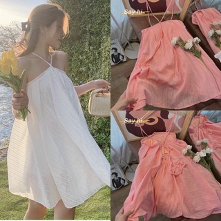 Đầm cổ yếm hở lưng