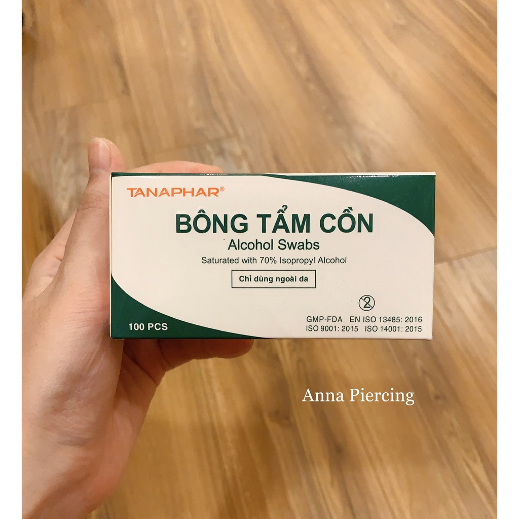 Miếng Bông tẩm cồn dùng để vệ sinh da và dụng cụ