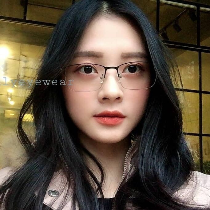 Gọng kính cận kim loại nam nữ Lilyeyewear, thiết kế mắt vuông phù hợp với nhiều khuôn mặt 9042 | BigBuy360 - bigbuy360.vn