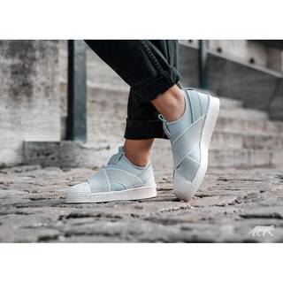 Giày lười Adidas SUPERSTAR trong suốt kiểu dáng cổ điển