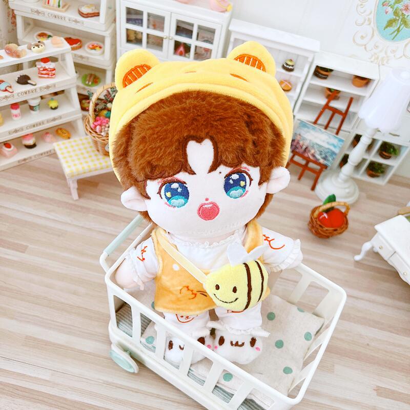 Búp Bê Thần Tượng Xiao Zhan Yibo Tai Thỏ 20cm Dễ Thương Làm Quà Tặng Sinh Nhật Cho Bé Gái