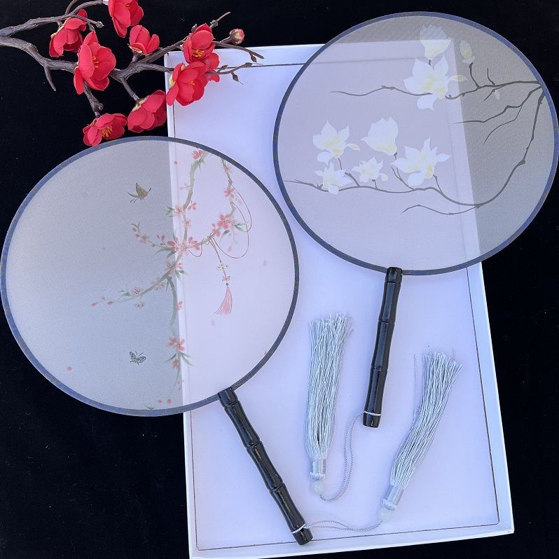 Quạt Cung Điện Handmade Tay Cầm Bằng Gỗ Phong Cách Cổ Điển