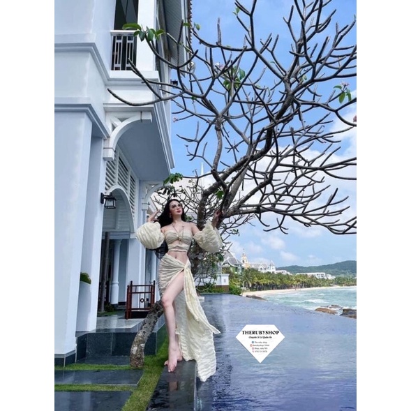 Sét nơ ngực tay phồng đi biển