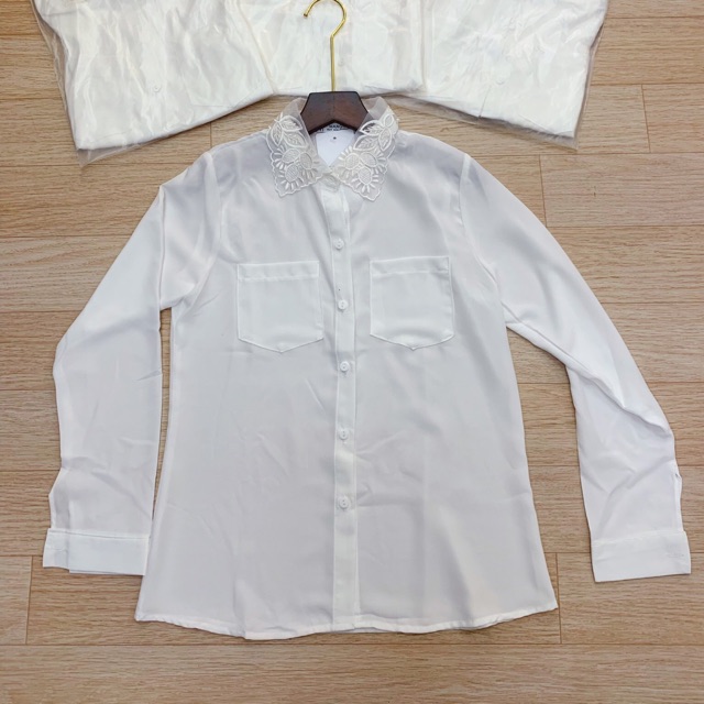 Áo sơ mi nữ cổ ren