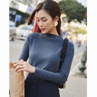 Koka áo len ép cổ 2 cúc 57301
