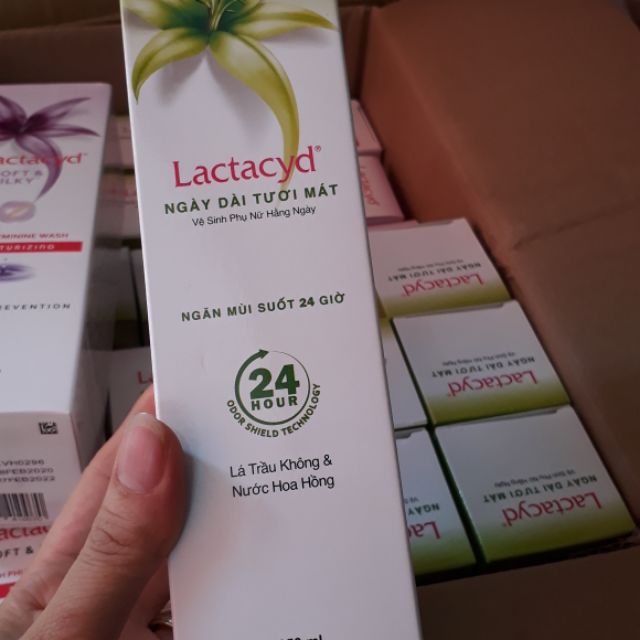 Dung dịch lactacyd xanh 250ml