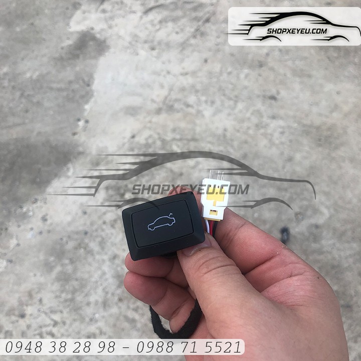 Nút mở cốp mazda 3 sedan facelift . Cắm giắc