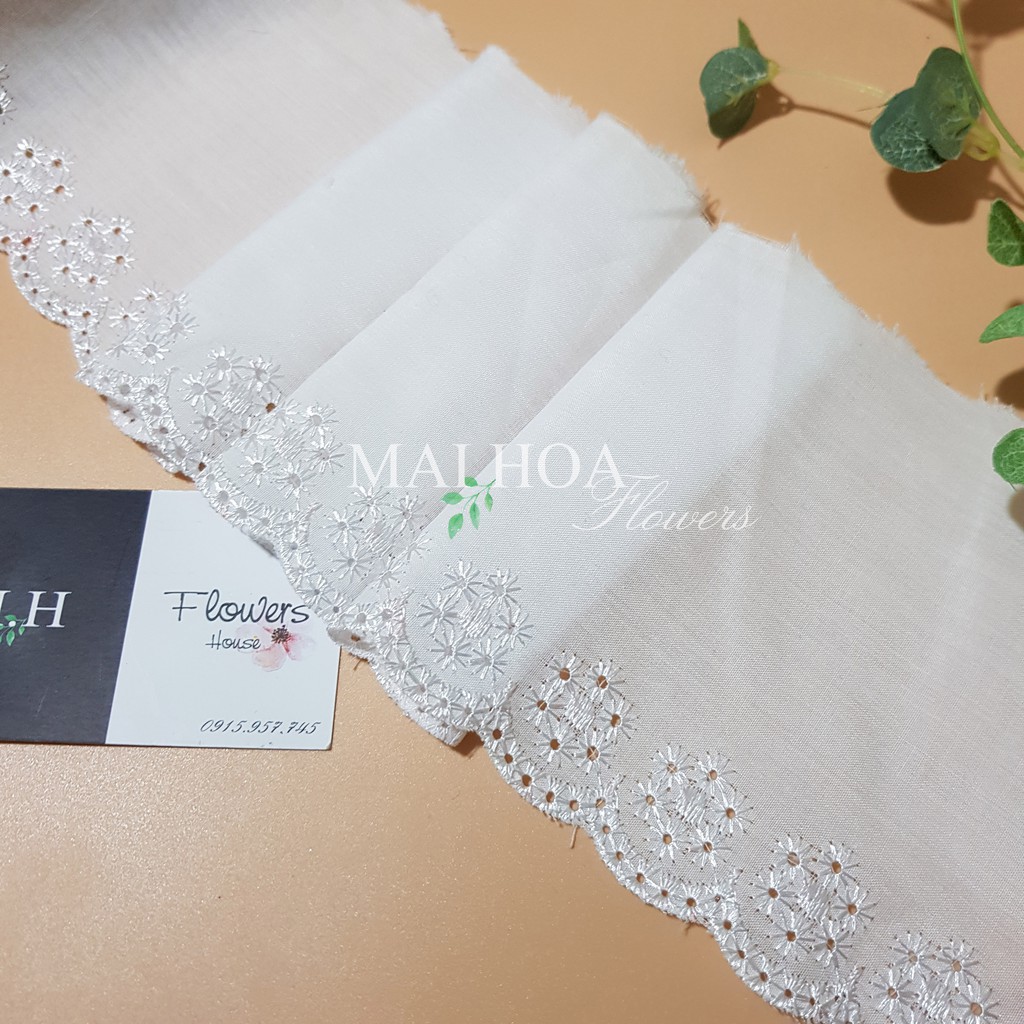 Cuộn ren viền dùng trang trí quần áo chất vải boi thêu hoa dài 12 mét rộng 12cm Maihoafabricr