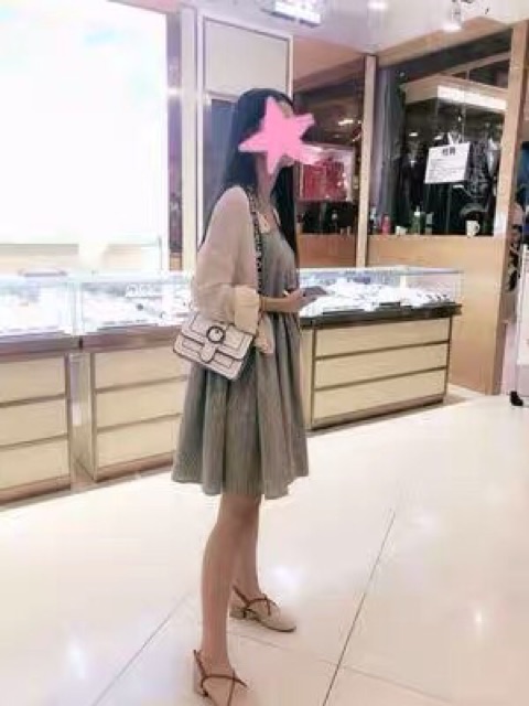 Váy hãng FUYUDUO đây ạ hãng của tq khác là nổi tiếng nha mọi người