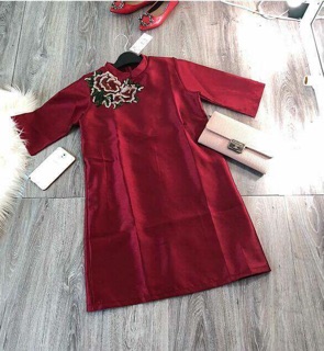 Áo dài đỏ đôi mẹ và bé