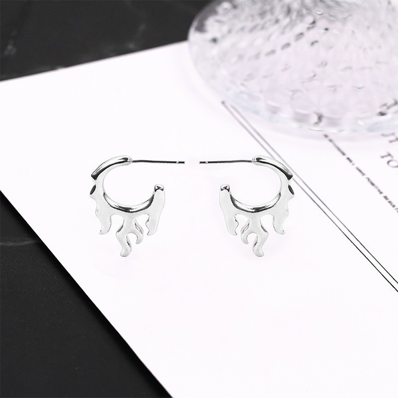 1 Cặp Khuyên Tai Tròn Màu Bạc Họa Tiết Ngọn Lửa Thời Trang Sáng Tạo