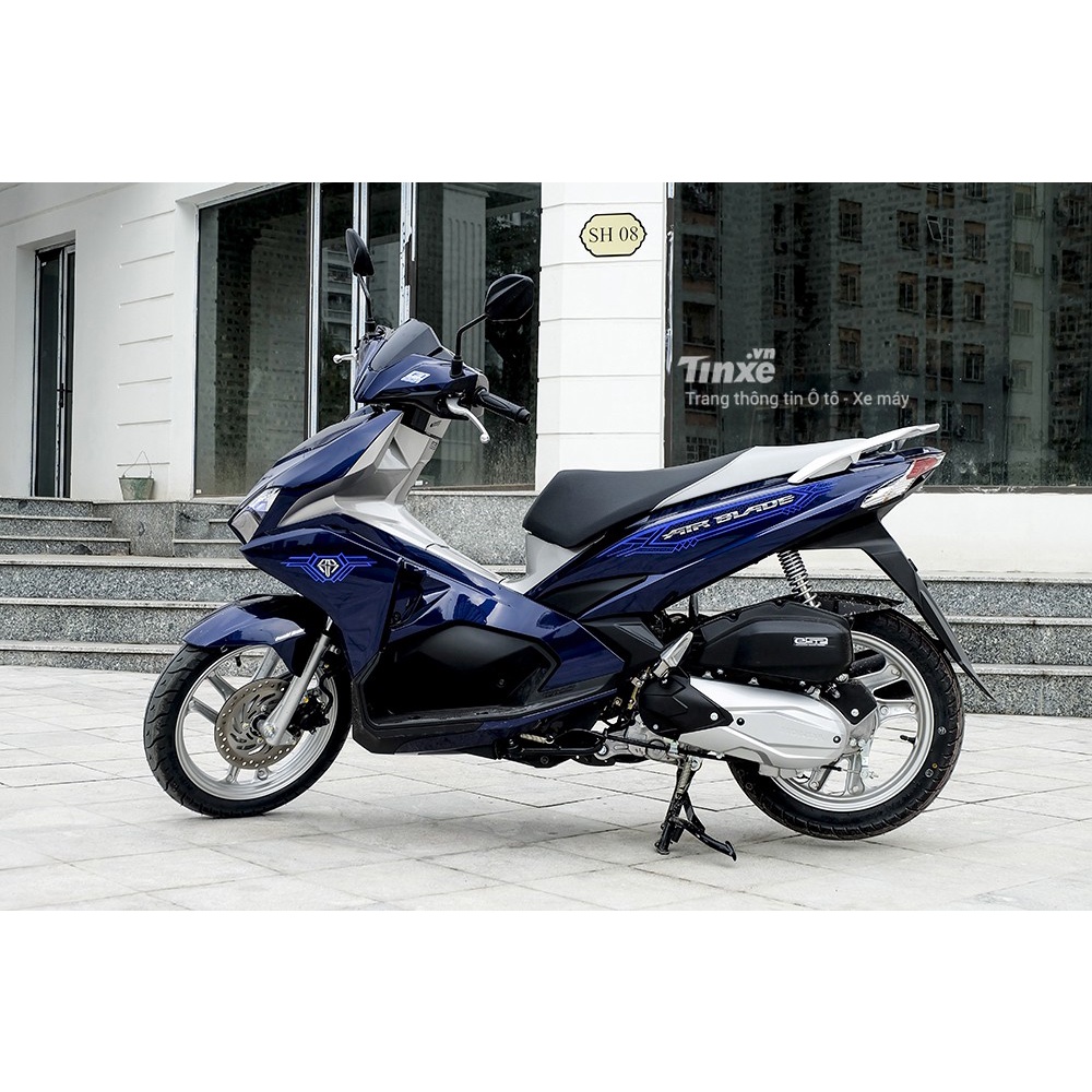 Trang trí nắp tay lái trước chữ v tay lái ab 2016 -2019 honda air blade 2016-2019