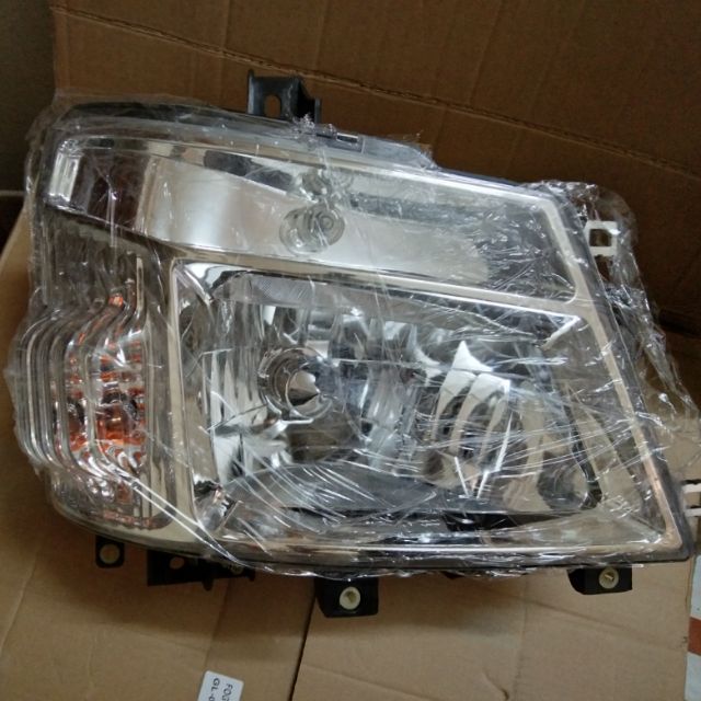 Đèn pha Huyndai đô thành iz49