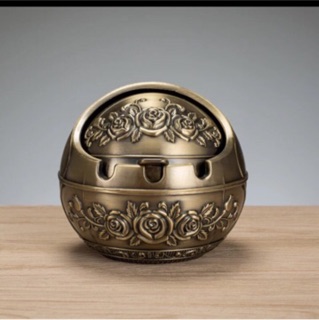 Gạt tàn phong cách hoàng gia ( HỢP KIM-THỦ CÔNG)