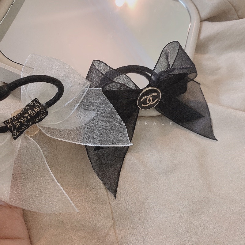 Cột tóc voan đính charm nơ đen kem dễ thương C21