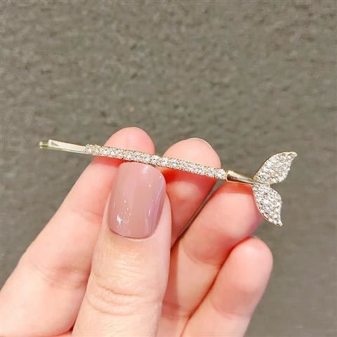 Kẹp tóc đuôi cá đính đá tiktok MS349