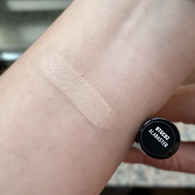 NYX - Born to Glow Radiant Concealer “02 Alabaster” | kem che khuyết điểm cho da sáng