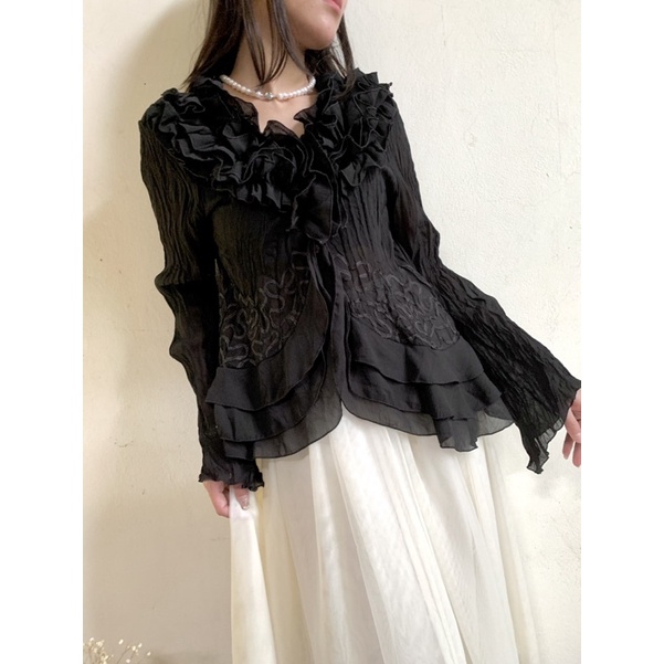 Pleated shirt / Áo nhún bèo trước ngực