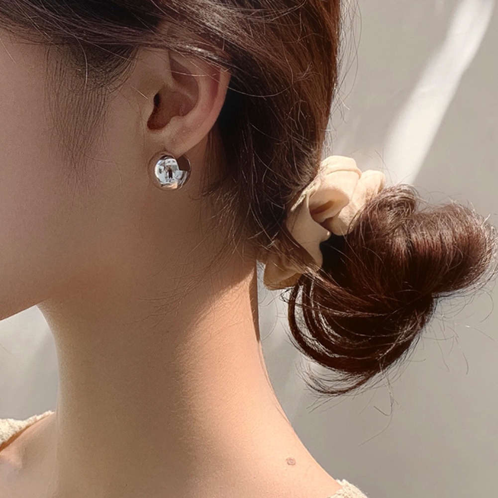 Đôi khuyên tai hình tròn kim loại màu vàng/bạc đơn giản phong cách Hàn Quốc