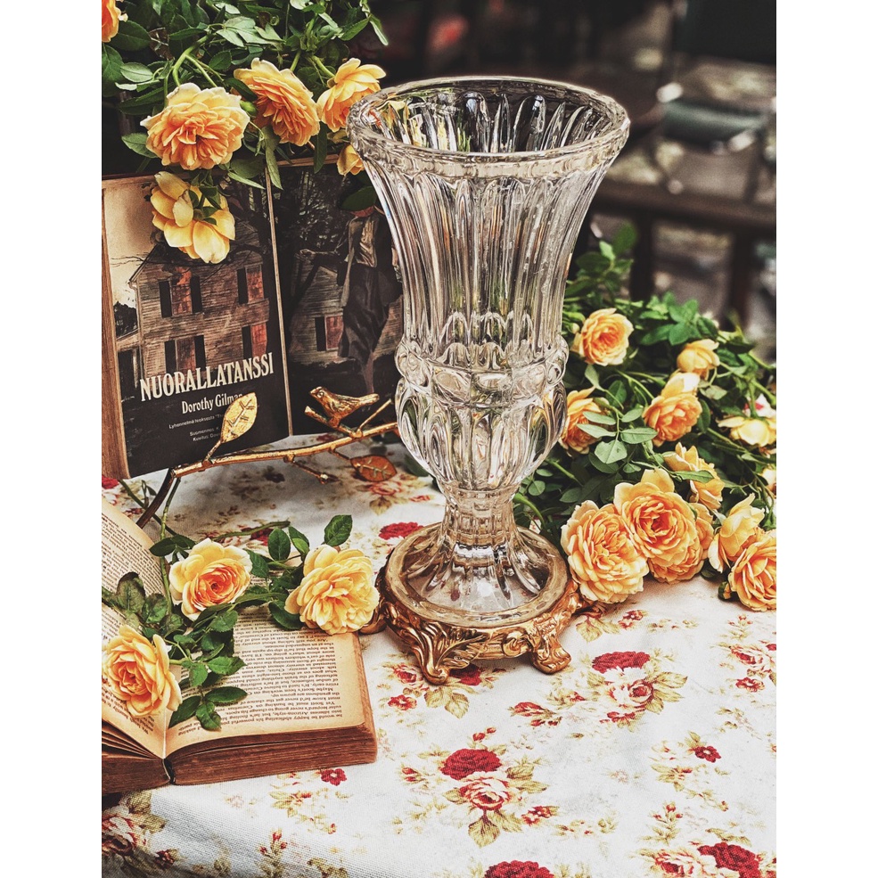 Ly cao cắm hoa - Ly thủy tinh trưng bày