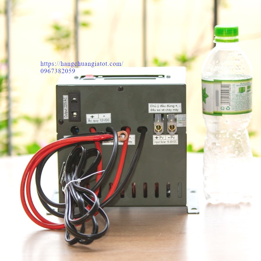Máy hòa lưới điện tấm pin năng lượng mặt trời Inverter Solar 12V/600W Nhật Bản kiêm sạc bình ắc quy