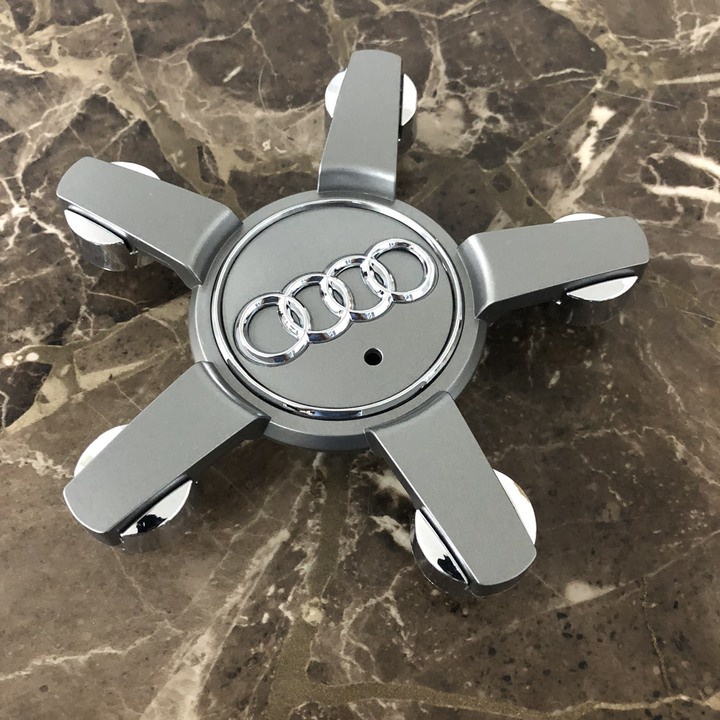 Logo chụp mâm, ốp lazang bánh xe ô tô Audi Q7, chất liệu nhựa ABS cao cấp