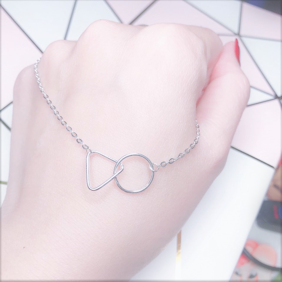 Dây chuyền bạc nữ Evasilver mặt hình tam giác lồng hình tròn, Vòng cổ chất liệu bạc ta xinh xắn cá tính
