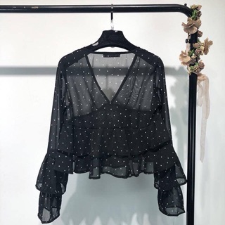 Sơ mi chấm bi cách điệu