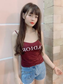 Áo hai dây có mút ngực
