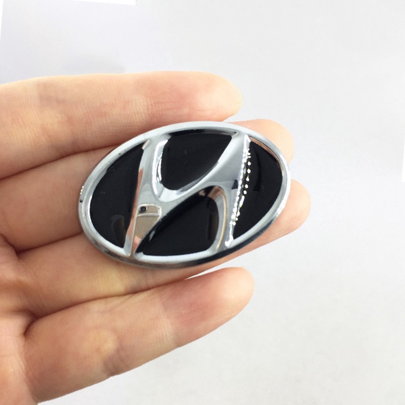 Logo Kim Loại Chữ Hyundai Trang Trí Xe Hơi 1 Cái