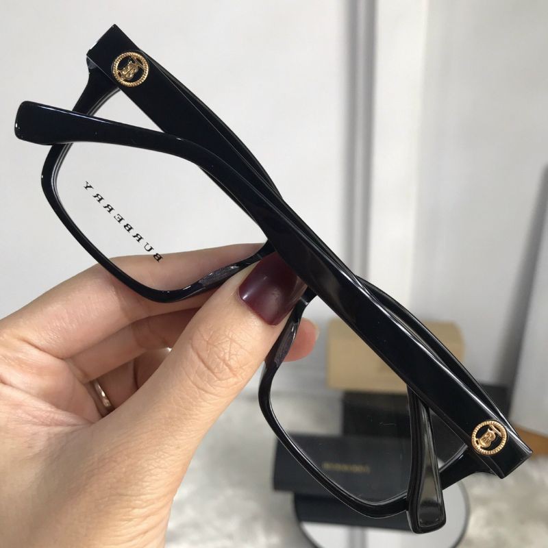 Kính Burberry