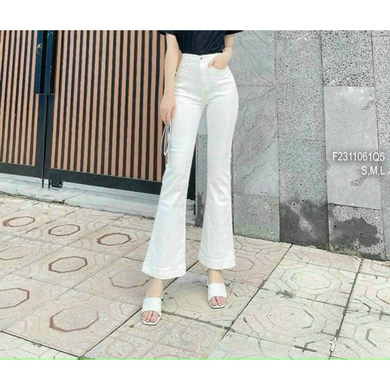 Quần jeans trắng ống loe