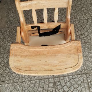 Ghế trẻ em tăng đưa