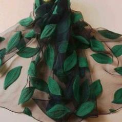 Khăn voan thêu lá