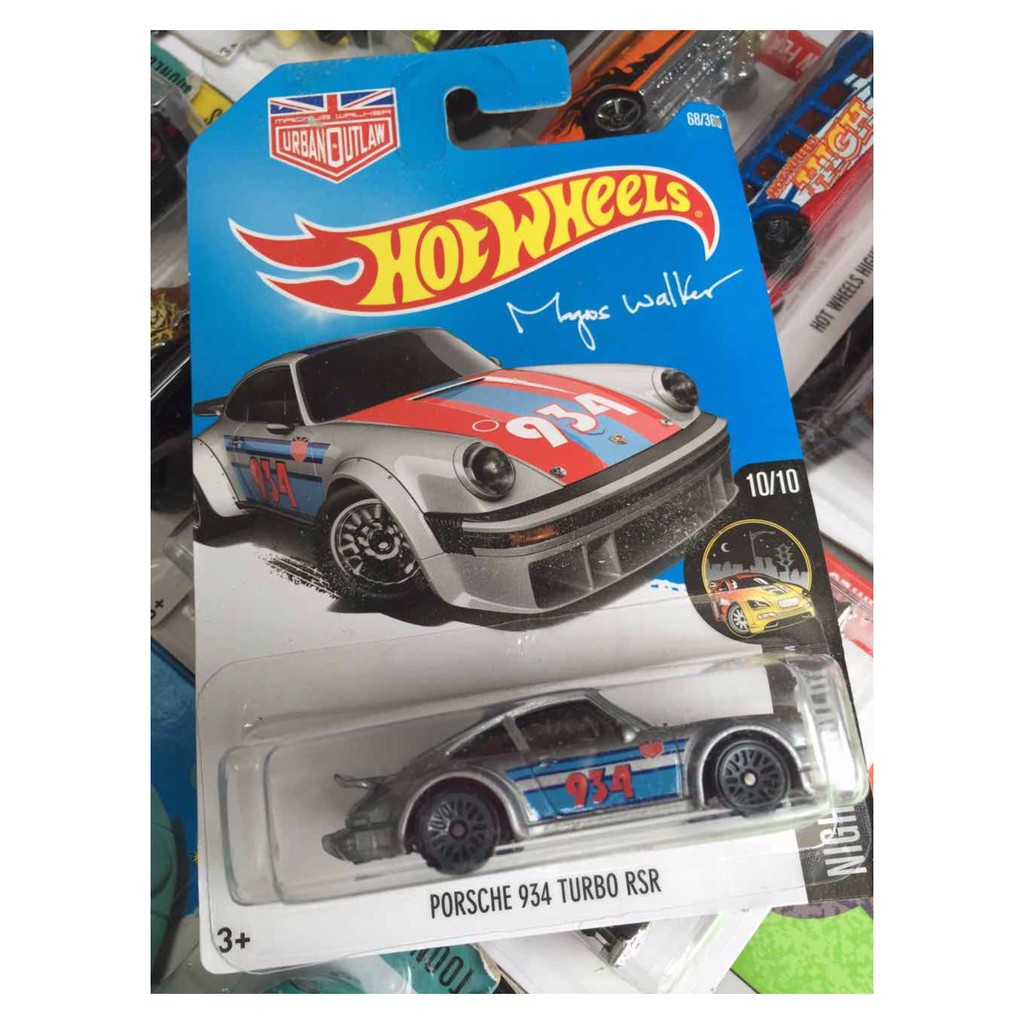 xe hơi hotwheels căn bản