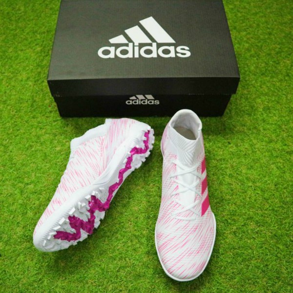 Giày đá bóng Nemeziz 18.3 TF màu hồng trắng - vizeno