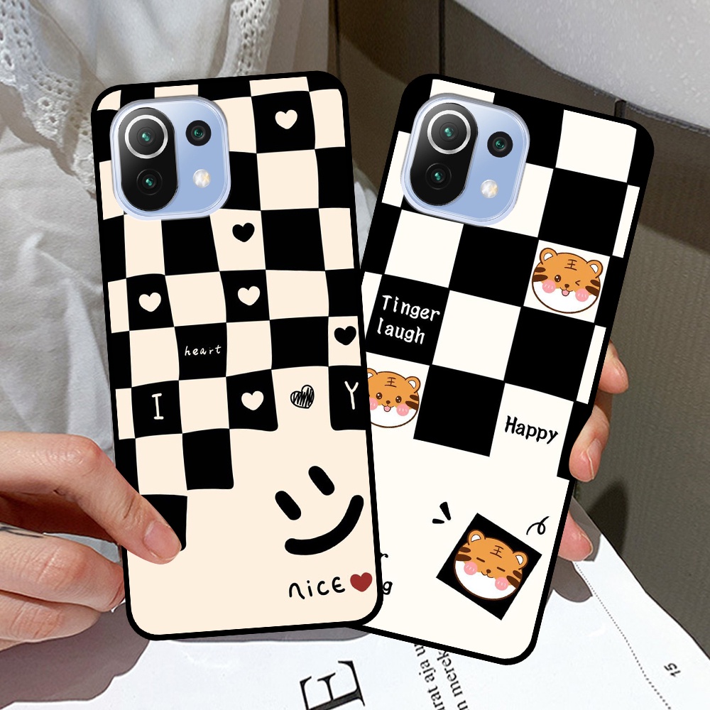 Ốp Xiaomi Mi 11 5G / Mi 11 Lite 5G / Mi 11 Lite 5G NE in hình sọc caro, họa tiết đen trắng dễ thương