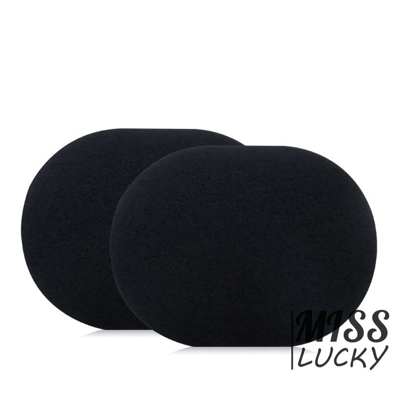 Miếng xốp bằng tinh chất than tre giúp vệ sinh bụi bẩn sâu tận gốc cho da mặt