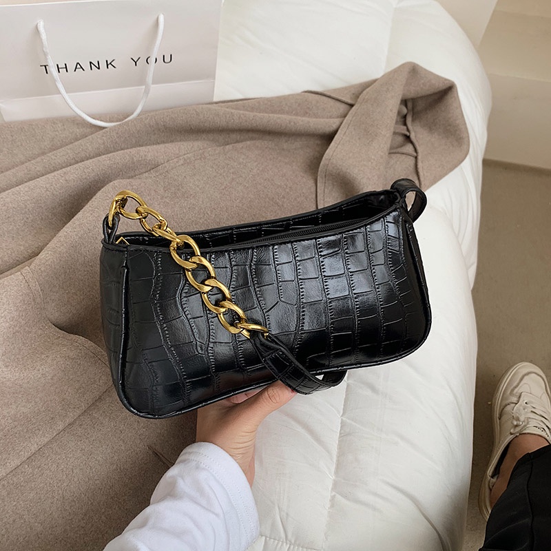 Túi xách nữ kẹp nách đi chơi vân da rắn phối xích cá tính Capucha T21