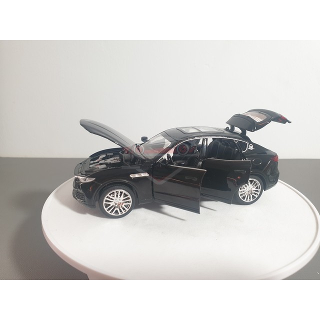 Xe mô hình Maserati Levante, tỉ lệ 1:32