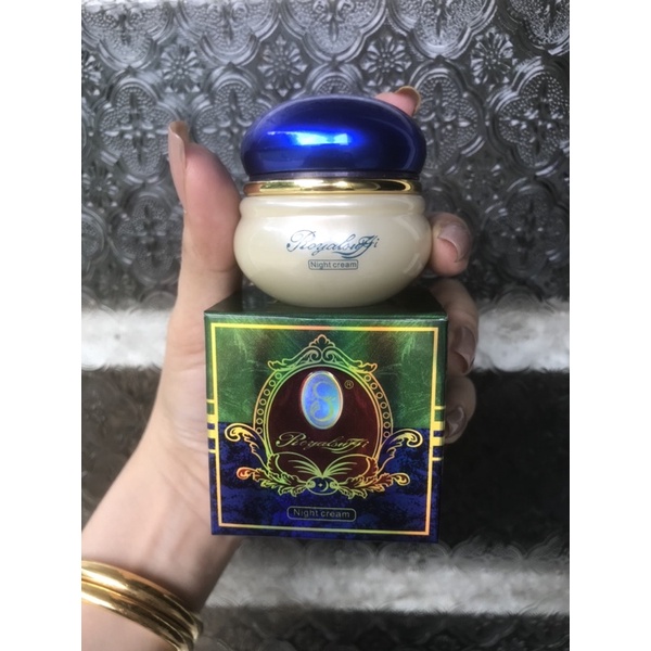 Kem quét nám thần tốc ROYA