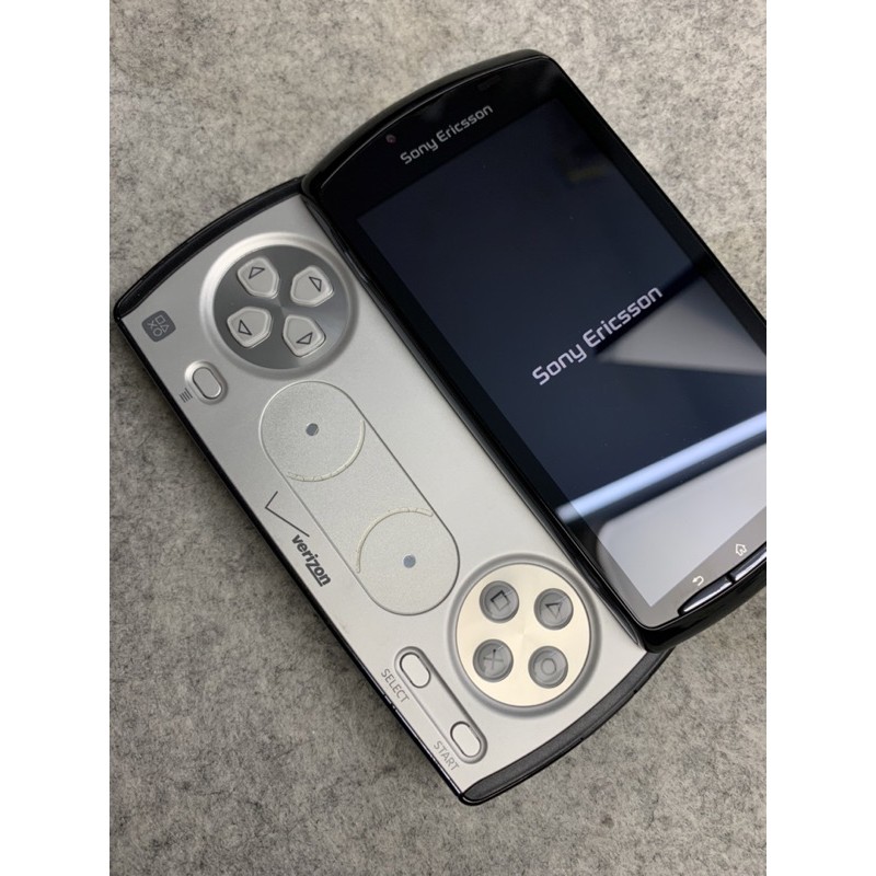 Điện thoại chơi game sony ericsson play R800i chính hãng