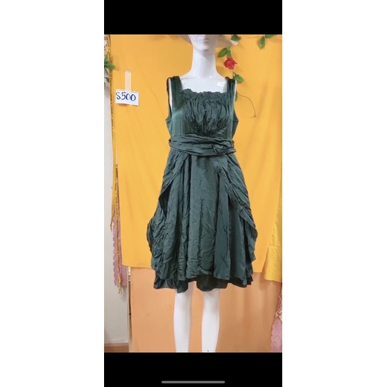 đầm xòe phồng màu xanh lá. S500