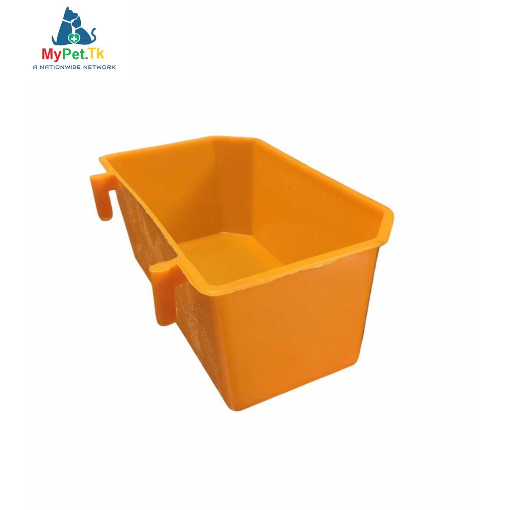 Máng Mủ Bồ Câu, Gà