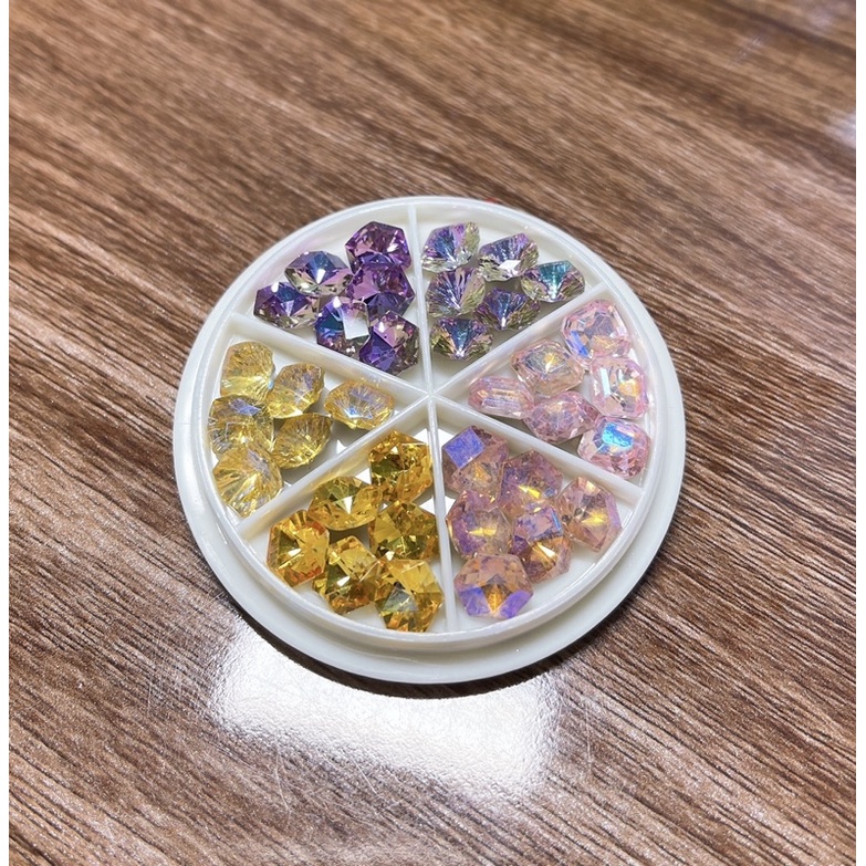 Đá khối chân vàng mix màu mix size khay 36 viên, phụ kiện nail