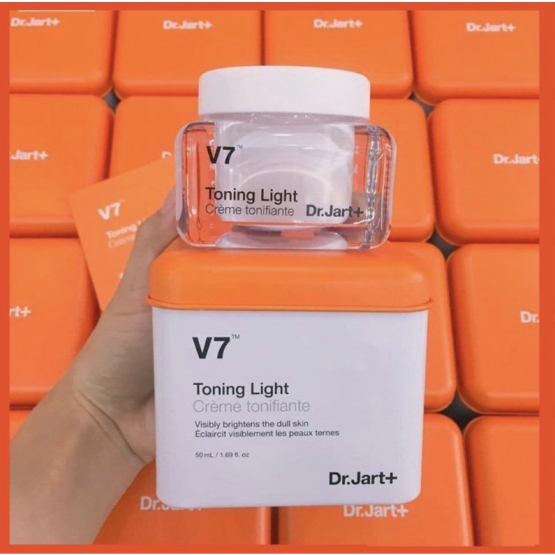 Kem Dưỡng V7 Trắng Da Toning Light