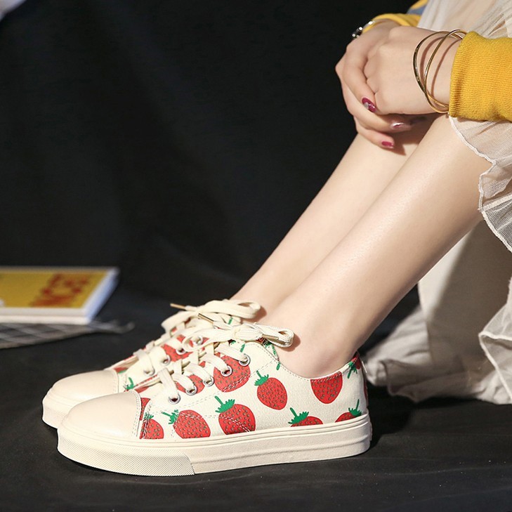 Giày thể thao nữ hình dâu tây dễ thương 123 | BigBuy360 - bigbuy360.vn