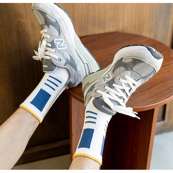 Vớ Tất cổ cao thể thao Nam Nữ phong cách trẻ trung, cá tính, năng động.