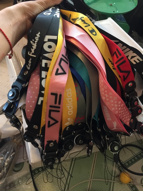 Dây treo điện thoại kute( giao ngẫu nhiên) | BigBuy360 - bigbuy360.vn