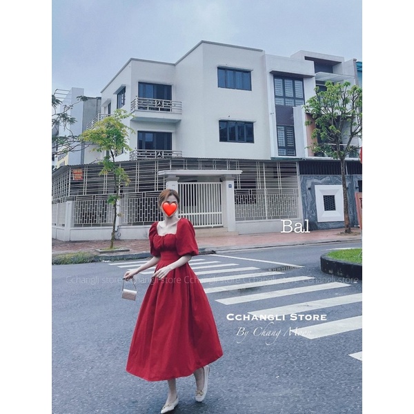 Váy maxi cổ vuông tay bồng